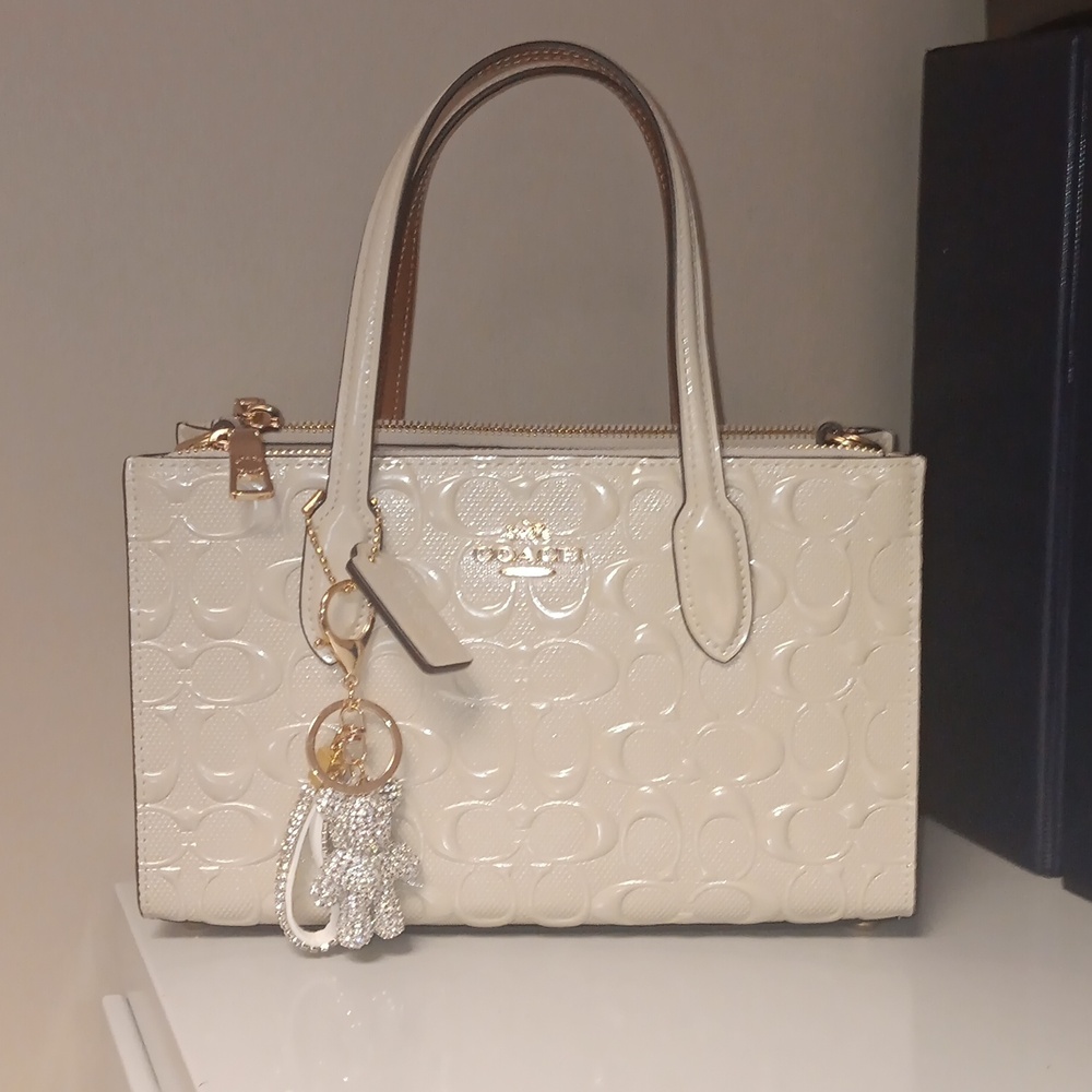 NWOT Signature Nina Bag